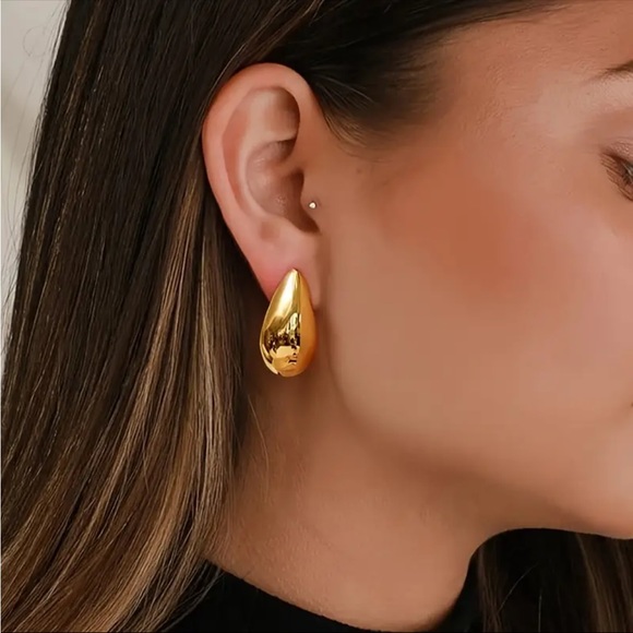 Jewelry - New! Creative‎ Glossy Chunky Water Drop Shaped Stud Earrings
